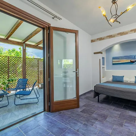 L'angolino Della Nonna Bed & Breakfast 3*