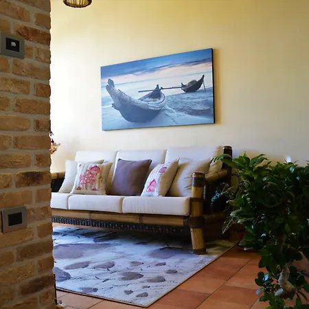 Alojamento de Acomodação e Pequeno-almoço L'angolino Della Nonna Castelluzzo