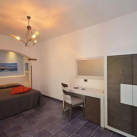 Alojamento de Acomodação e Pequeno-almoço L'angolino Della Nonna Castelluzzo