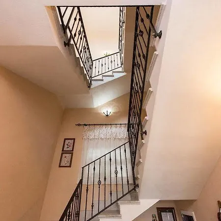 B&B L'Angolino Della Nonna Bed & Breakfast 3*